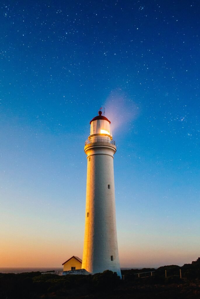 lighthouse-820431_1280